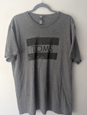 TOMS Logo T-Shirt Men's Large Gray Graphic Short Sleeve Crew Neck Tee